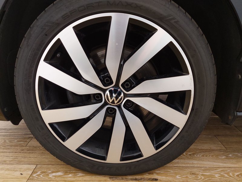 Volkswagen Touran 2.0 TDI Highline automatik • ACC • kuka za vuču — 8