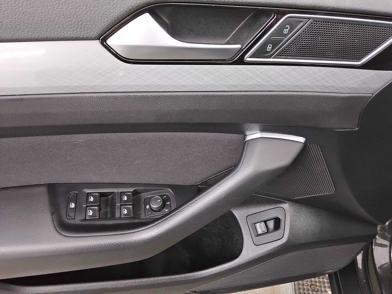 Volkswagen Passat Variant 2.0 TDI automatik • AHK • bežično punjenje — 10