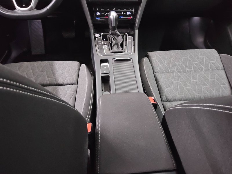 Volkswagen Passat Variant 2.0 TDI automatik • AHK • bežično punjenje — 6