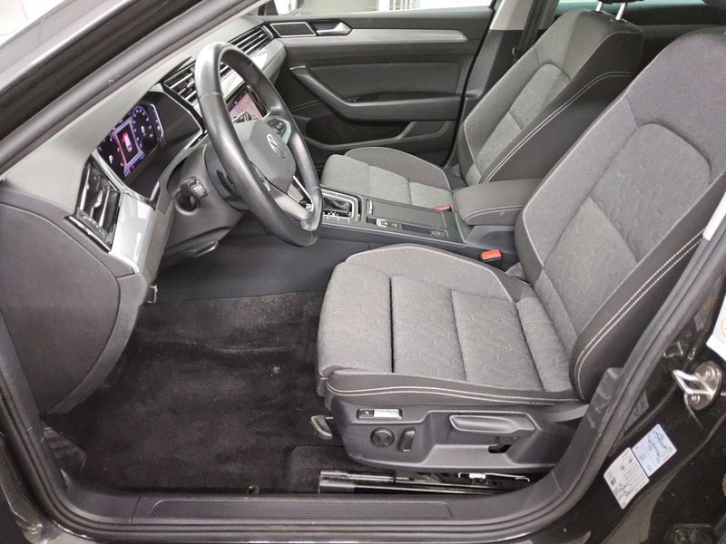 Volkswagen Passat Variant 2.0 TDI automatik • AHK • bežično punjenje — 9