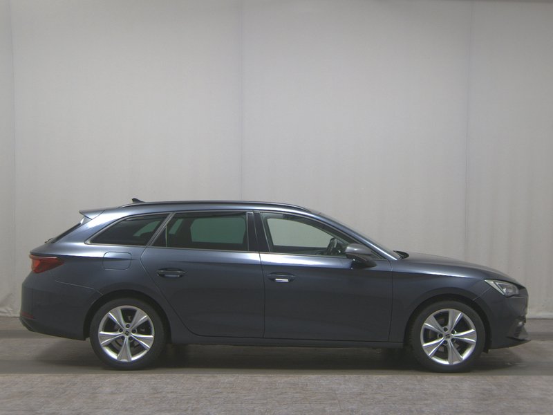SEAT Leon Sportstourer 2.0 TDI automatik FR-Line • Full LED