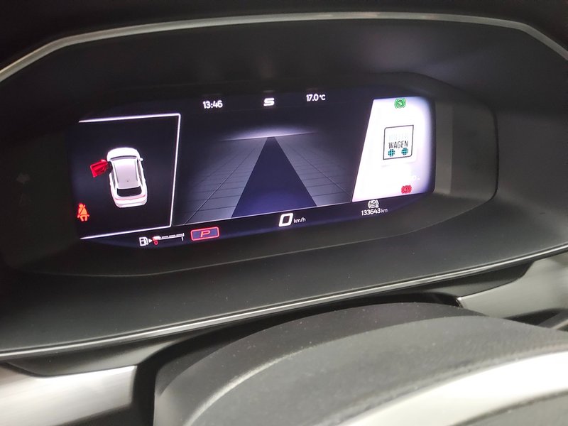 SEAT Leon Sportstourer 2.0 TDI automatik FR-Line • Full LED — 10