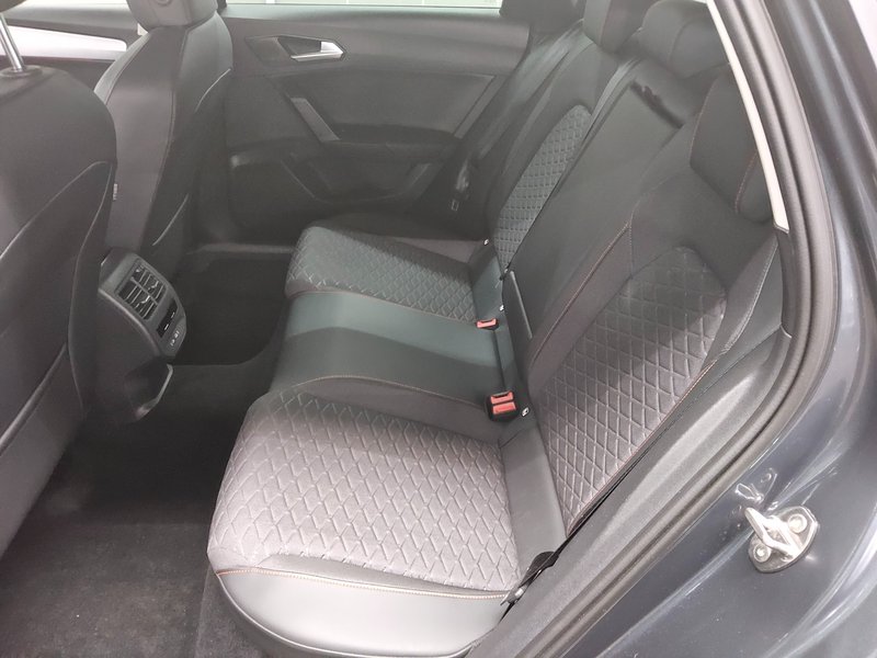 SEAT Leon Sportstourer 2.0 TDI automatik FR-Line • Full LED — 13