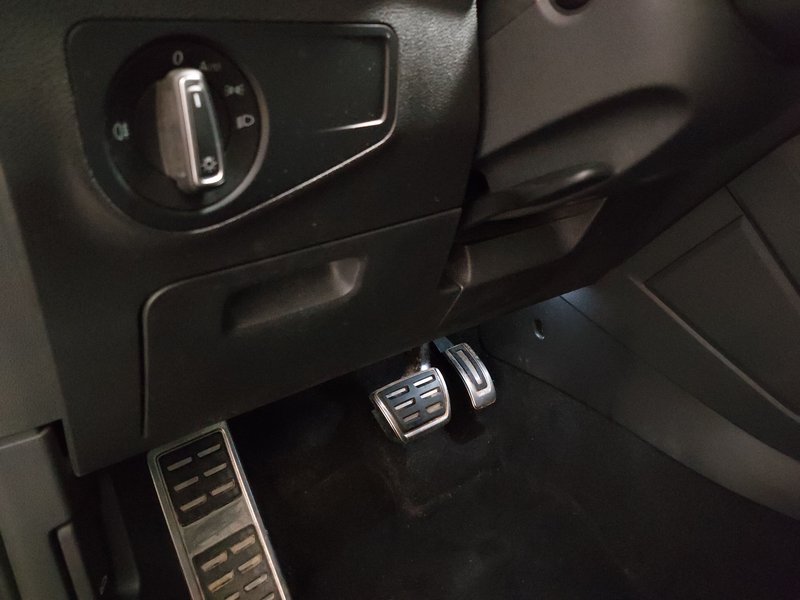 Volkswagen Tiguan 2.0 TDI R-Line automatik • ACC • AHK — 7