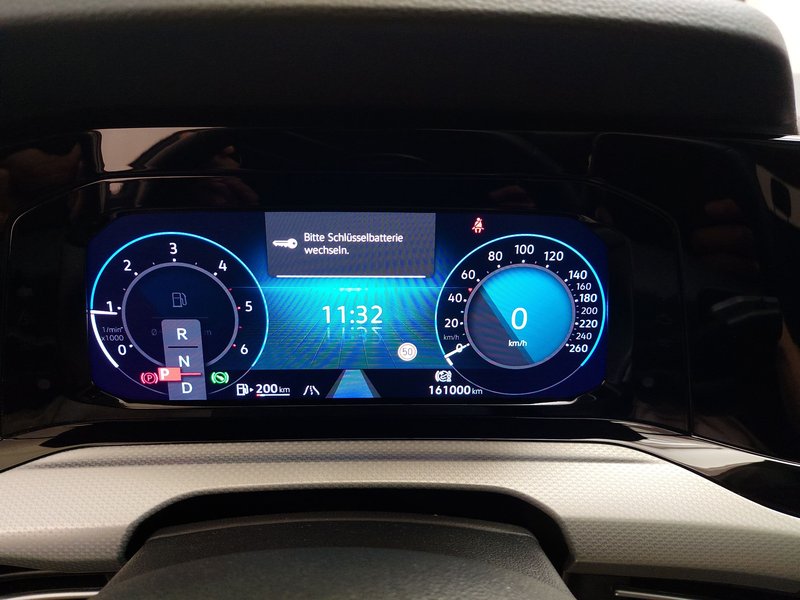Volkswagen Golf-8 Variant 2.0 TDI Move automatik • ACC • AHK — 24