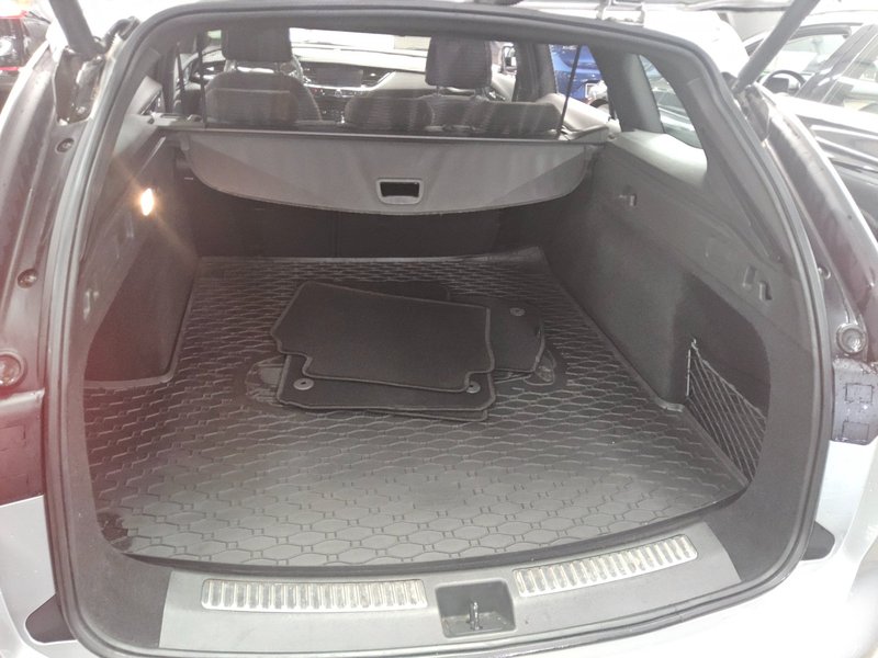 Opel Insignia ST 2.0 CDTI automatik Elegance • LED • navigacija — 11