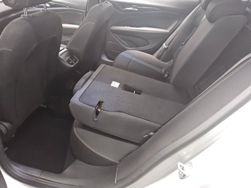 Opel Insignia ST 2.0 CDTI automatik Elegance • LED • navigacija — 13