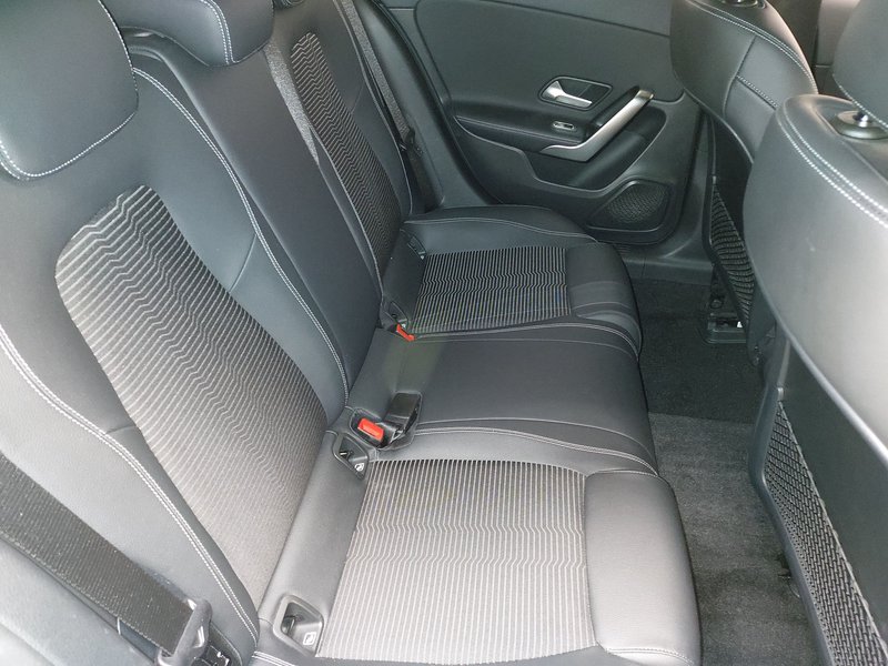 Mercedes-Benz A 220 d automatik Progressive • ACC — 12