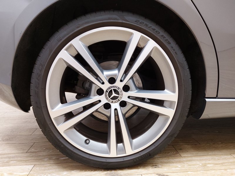 Mercedes-Benz A 220 d automatik Progressive • ACC — 8