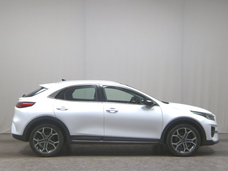 Kia XCeed 1.6 CRDI automatik Spirit • panorama • Full LED
