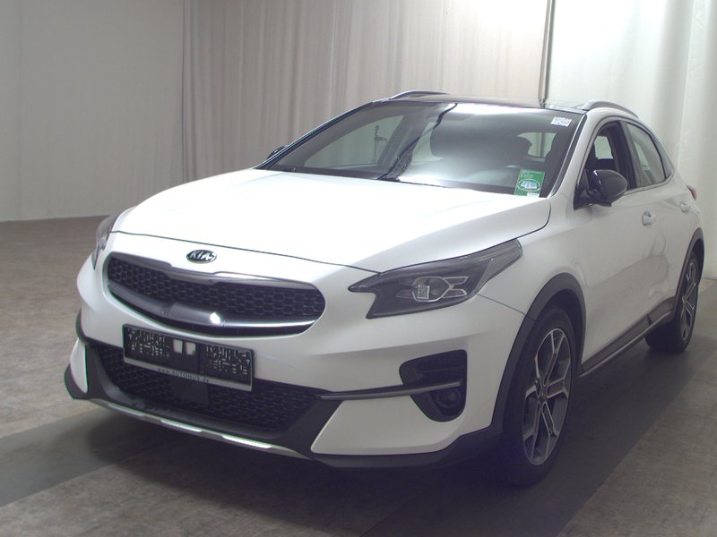 Kia XCeed 1.6 CRDI automatik Spirit • panorama • Full LED — 2
