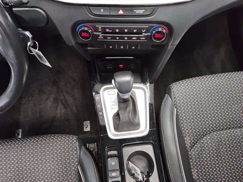 Kia XCeed 1.6 CRDI automatik Spirit • panorama • Full LED — 6