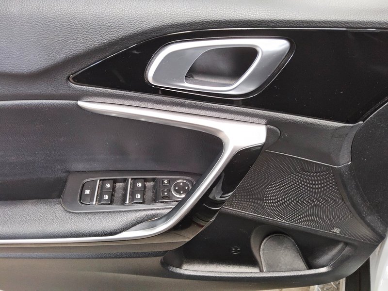 Kia XCeed 1.6 CRDI automatik Spirit • panorama • Full LED — 9