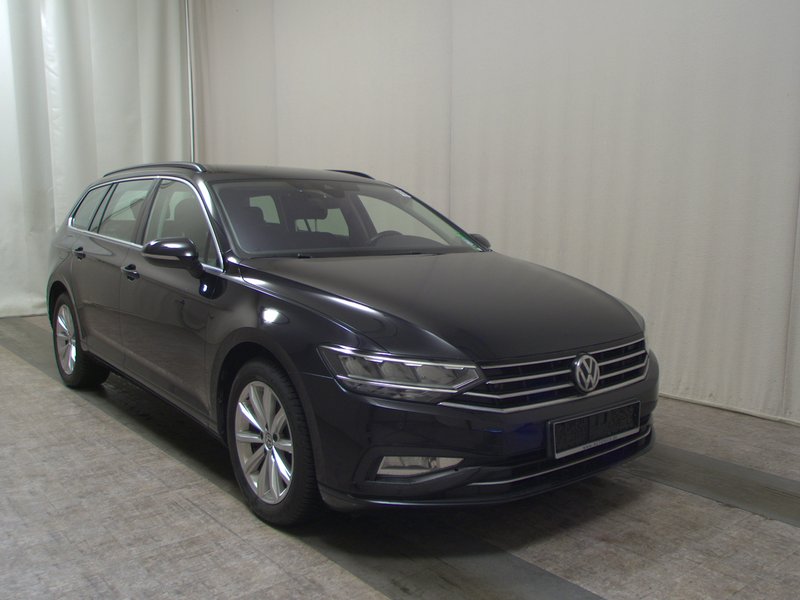 Volkswagen Passat Variant 1.5 TSI Business automatik • ACC • LED — 3