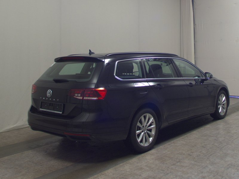 Volkswagen Passat Variant 1.5 TSI Business automatik • ACC • LED — 4