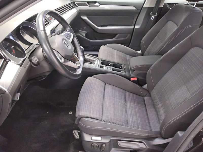 Volkswagen Passat Variant 1.5 TSI Business automatik • ACC • LED — 8