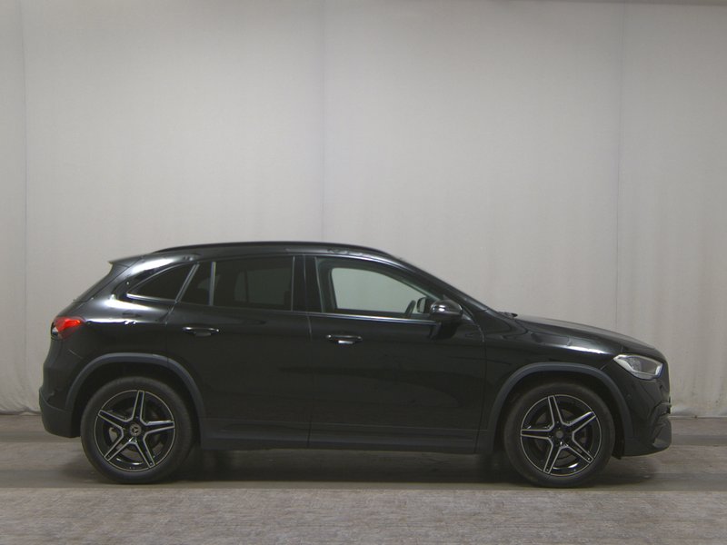 Mercedes-Benz GLA 200 d automatik AMG Line • LED • panorama