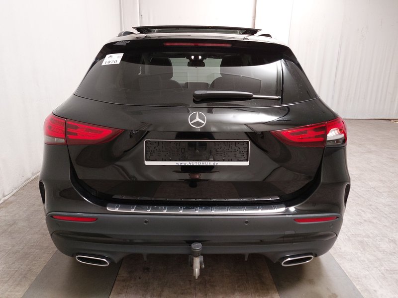 Mercedes-Benz GLA 200 d automatik AMG Line • LED • panorama — 14