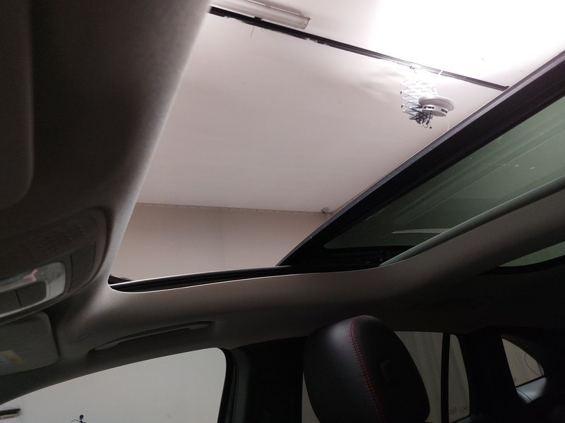 Mercedes-Benz GLA 200 d automatik AMG Line • LED • panorama — 15