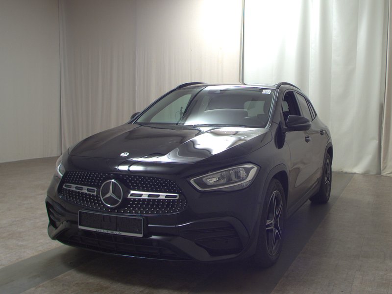 Mercedes-Benz GLA 200 d automatik AMG Line • LED • panorama — 2