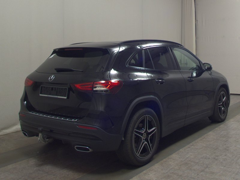 Mercedes-Benz GLA 200 d automatik AMG Line • LED • panorama — 4