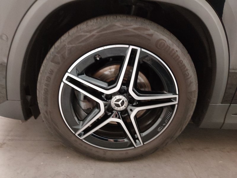 Mercedes-Benz GLA 200 d automatik AMG Line • LED • panorama — 8