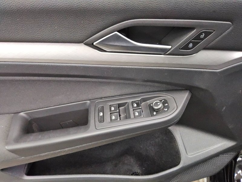 Volkswagen Golf 8 Variant 2.0 TDI automatik Life • ACC • Full LED — 10