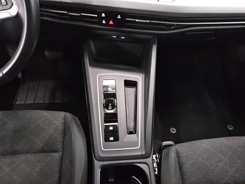 Volkswagen Golf 8 Variant 2.0 TDI automatik Life • ACC • Full LED — 6