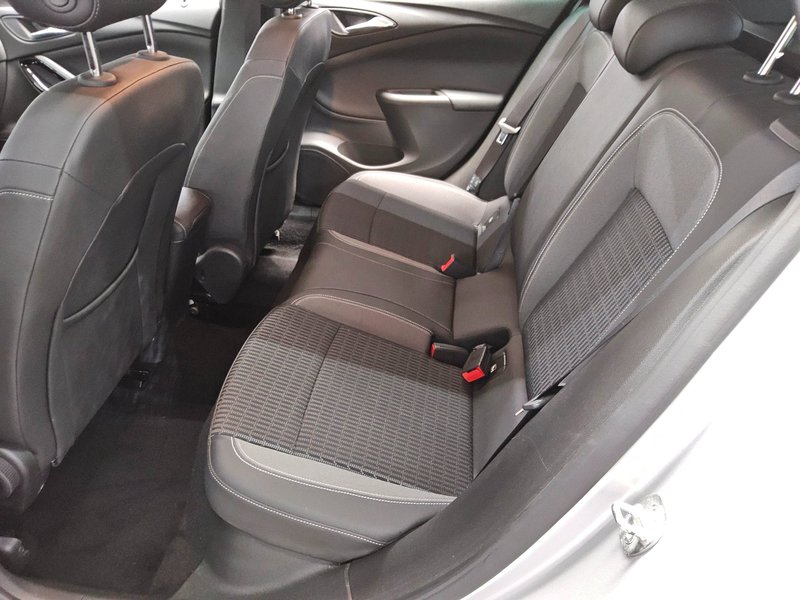 Opel Astra ST 1.5 D automatik Elegance • Full LED — 13