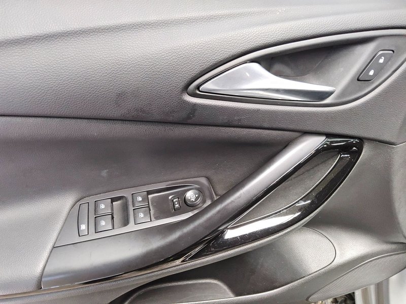 Opel Astra ST 1.5 D automatik Elegance • Full LED — 9
