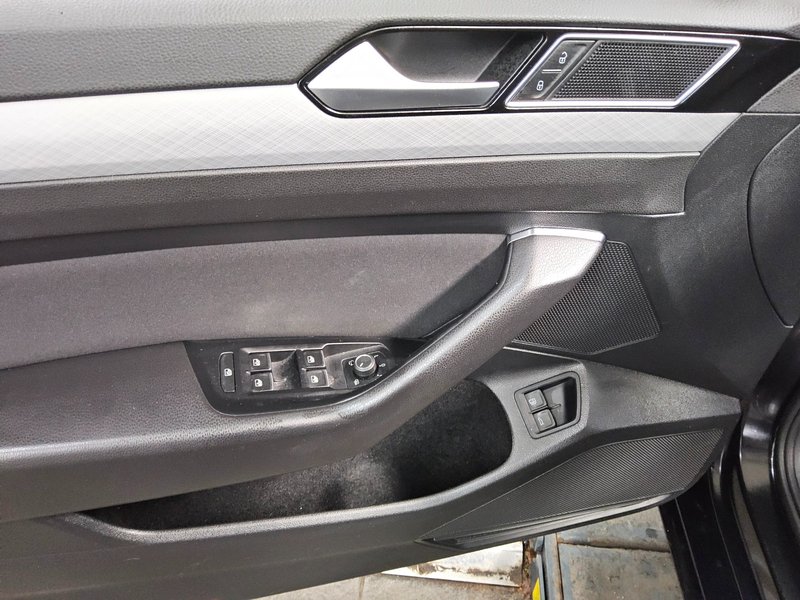 Volkswagen Passat Variant GTE 1.4 TSI automatik • panorama • ACC — 9