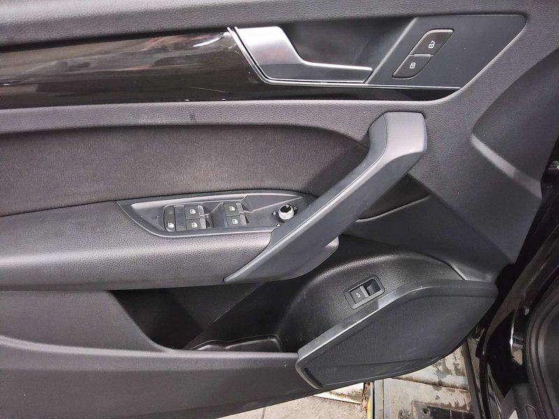 Audi Q5 40 TDI quattro automatik S line • ACC • el. peta vrata — 9