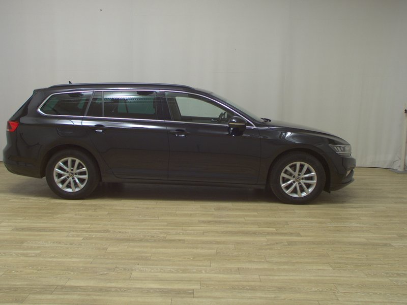Volkswagen Passat Variant 2.0 TDI automatik Business • električna peta vrata