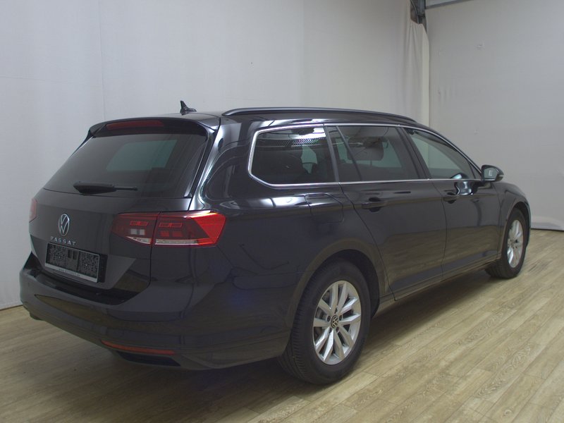 Volkswagen Passat Variant 2.0 TDI automatik Business • električna peta vrata — 4