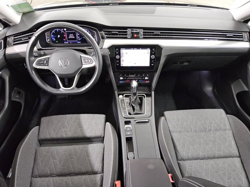 Volkswagen Passat Variant 2.0 TDI automatik Business • električna peta vrata — 5