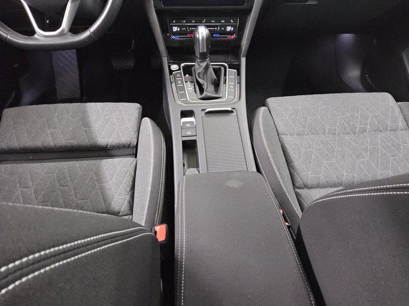 Volkswagen Passat Variant 2.0 TDI automatik Business • električna peta vrata — 6