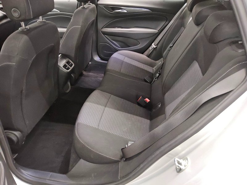 Opel Insignia ST 1.5 D Business Edition • LED • električna vrata prtljažnika — 13