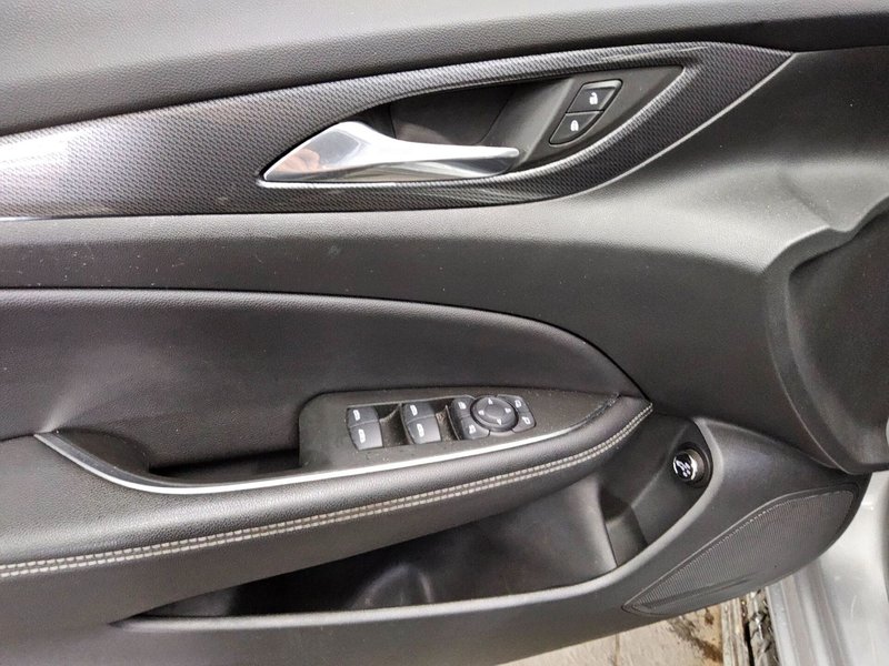 Opel Insignia ST 1.5 D Business Edition • LED • električna vrata prtljažnika — 9