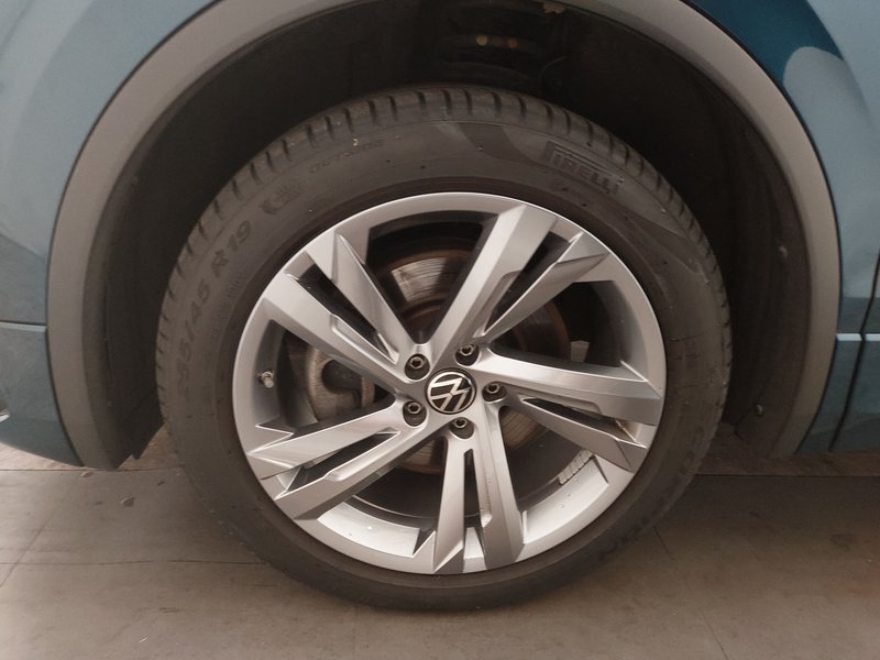 Volkswagen Tiguan 2.0 TDI automatik 4MOTION R-Line • 360° kamera • ACC — 8
