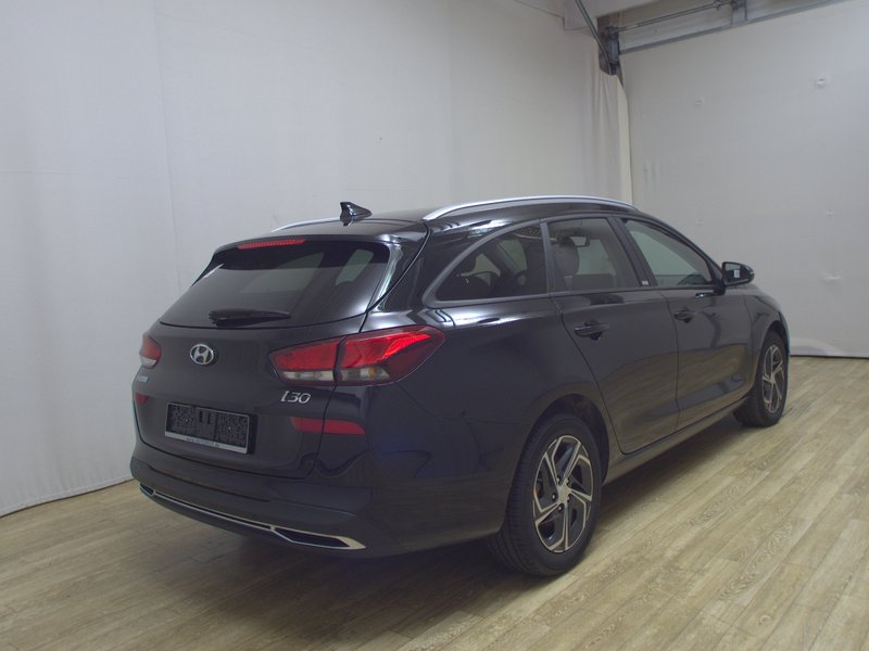 Hyundai i30 1.6 CRDI Intro Edition automatik • LED • bežično punjenje — 4