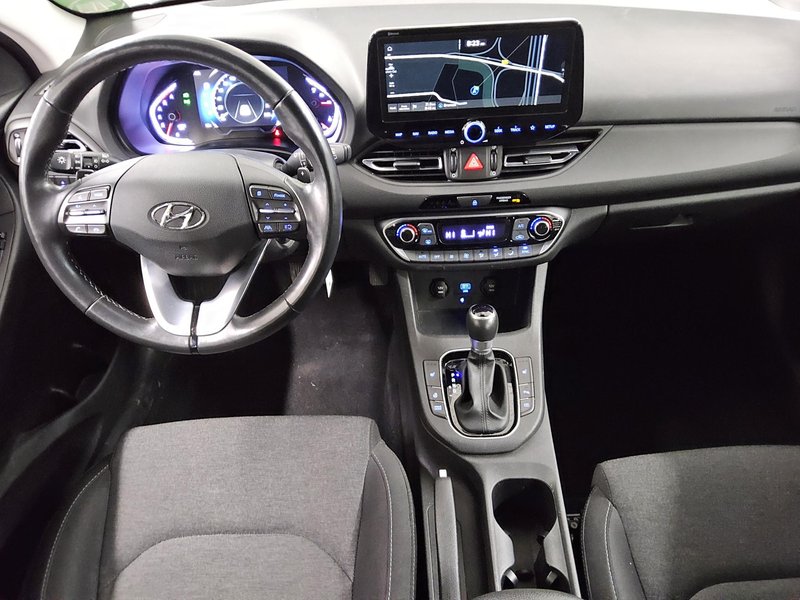 Hyundai i30 1.6 CRDI Intro Edition automatik • LED • bežično punjenje — 5