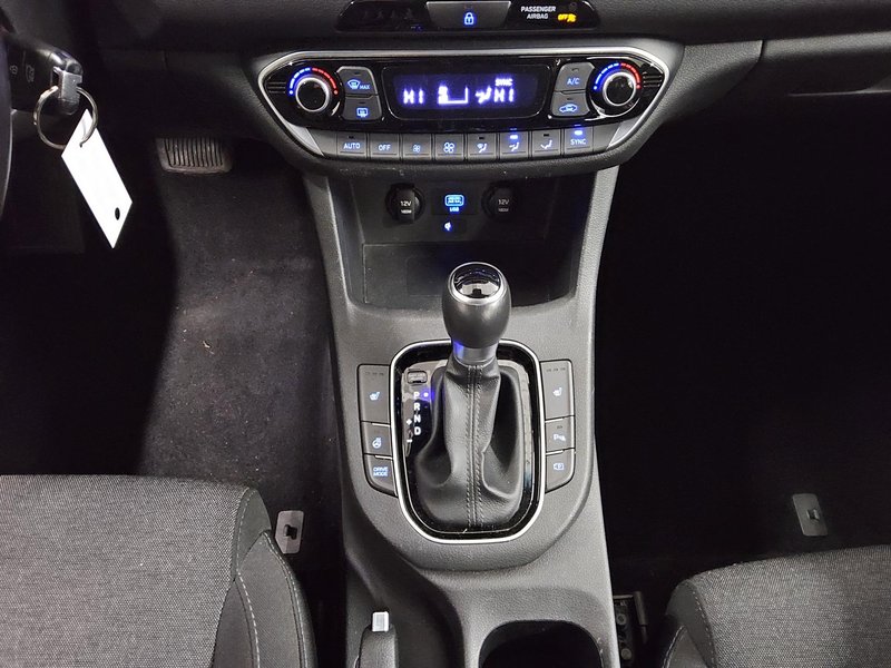 Hyundai i30 1.6 CRDI Intro Edition automatik • LED • bežično punjenje — 6