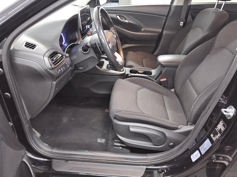 Hyundai i30 1.6 CRDI Intro Edition automatik • LED • bežično punjenje — 8