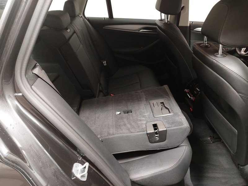 BMW 520d Touring automatik • AHK • Full LED — 11