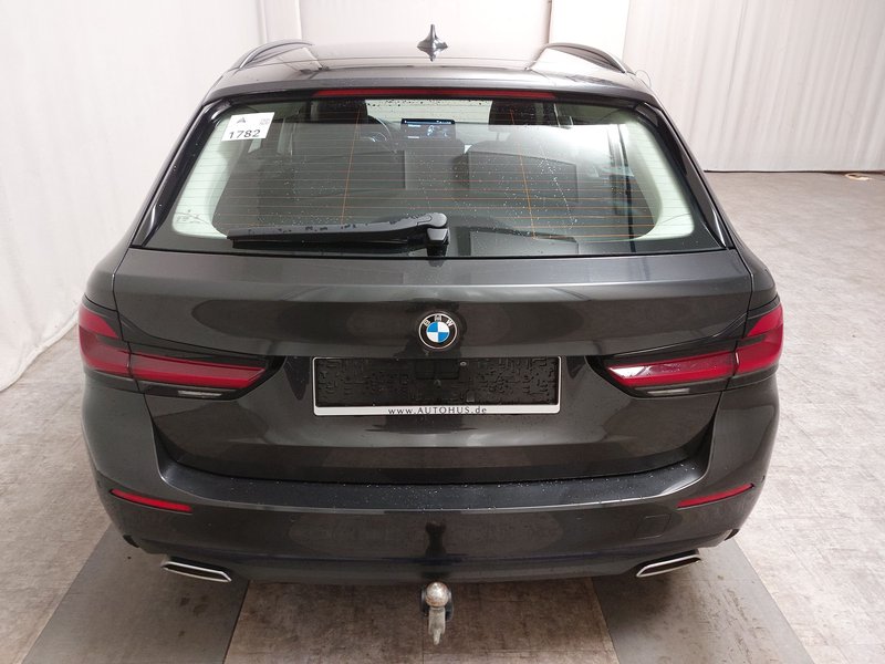 BMW 520d Touring automatik • AHK • Full LED — 14
