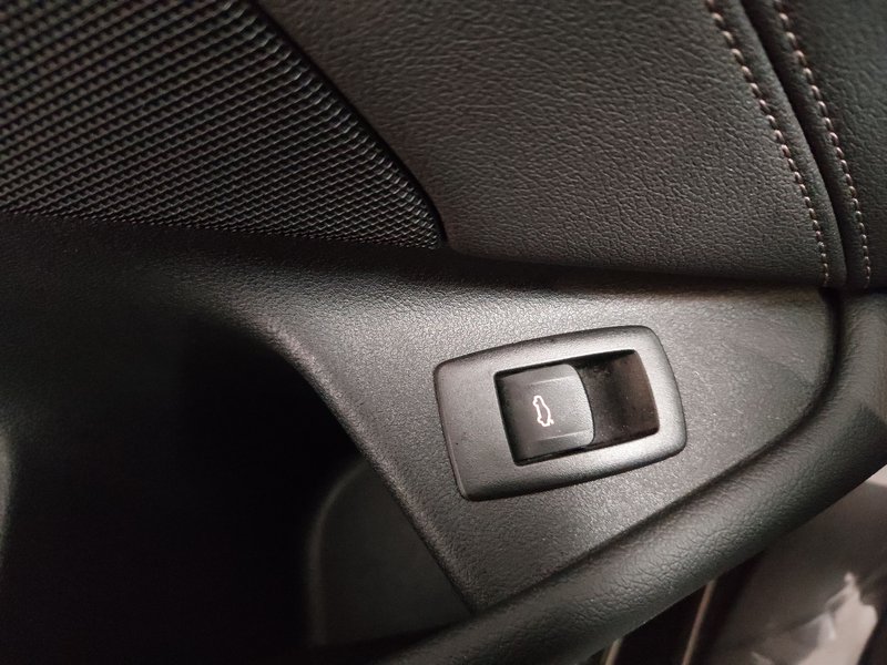 BMW 520d Touring automatik • AHK • Full LED — 16