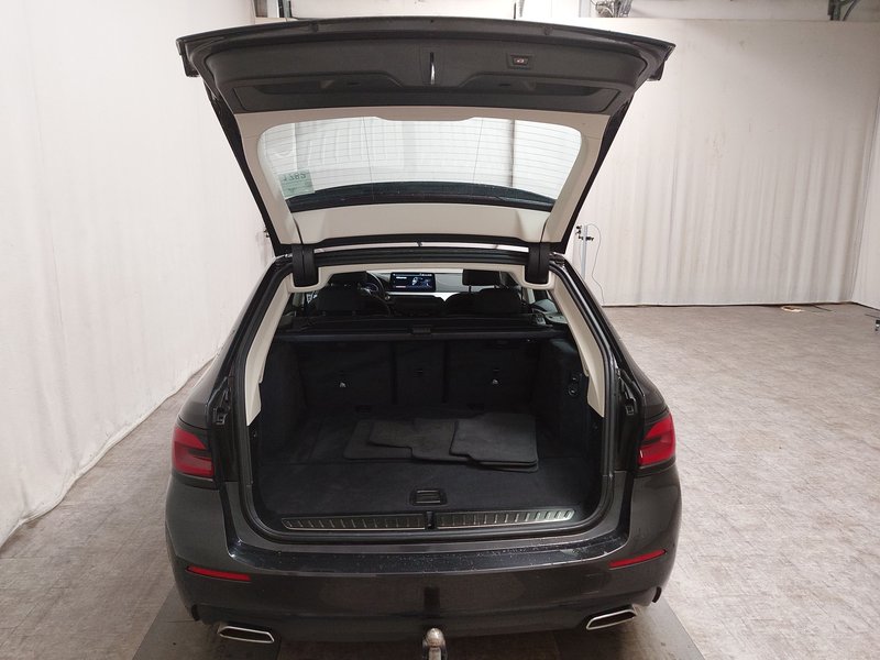 BMW 520d Touring automatik • AHK • Full LED — 18