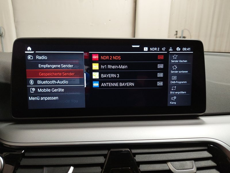 BMW 520d Touring automatik • AHK • Full LED — 20