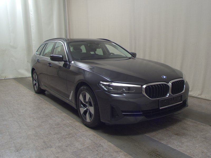 BMW 520d Touring automatik • AHK • Full LED — 3