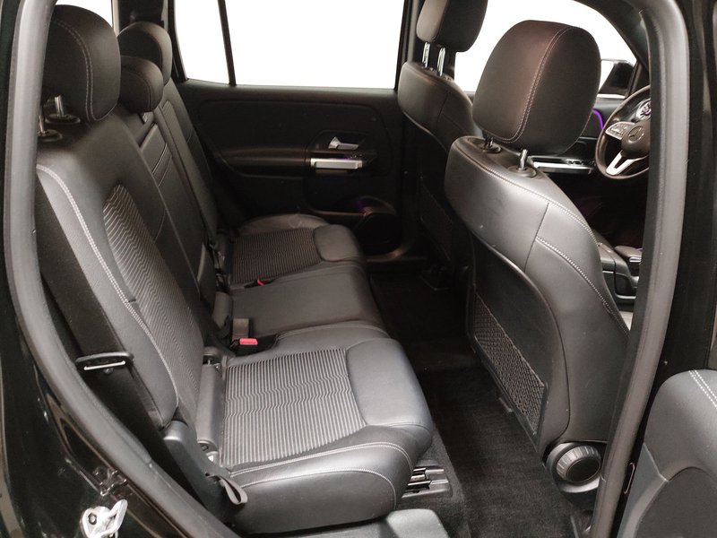 Mercedes-Benz GLB 200 d automatik Progressive • AHK • Full LED — 12